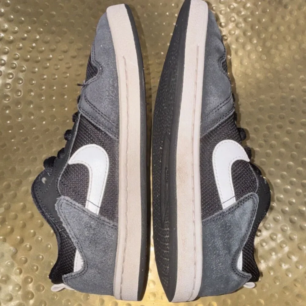Nike SB Alleyoop Low Top Skate Shoes Black/Gray White Swoosh US size 5Y